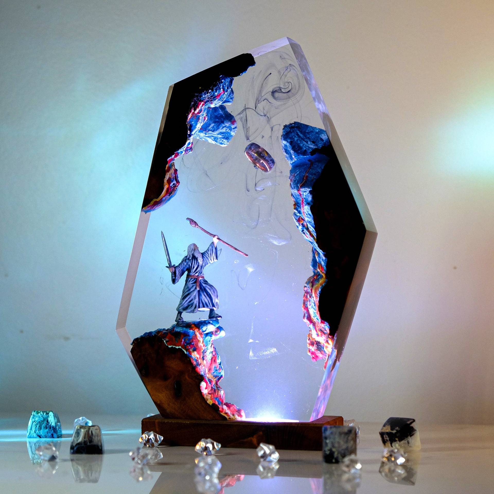 Lámpara de Resina con Figura d - Desk Setup Decor reseña y precio