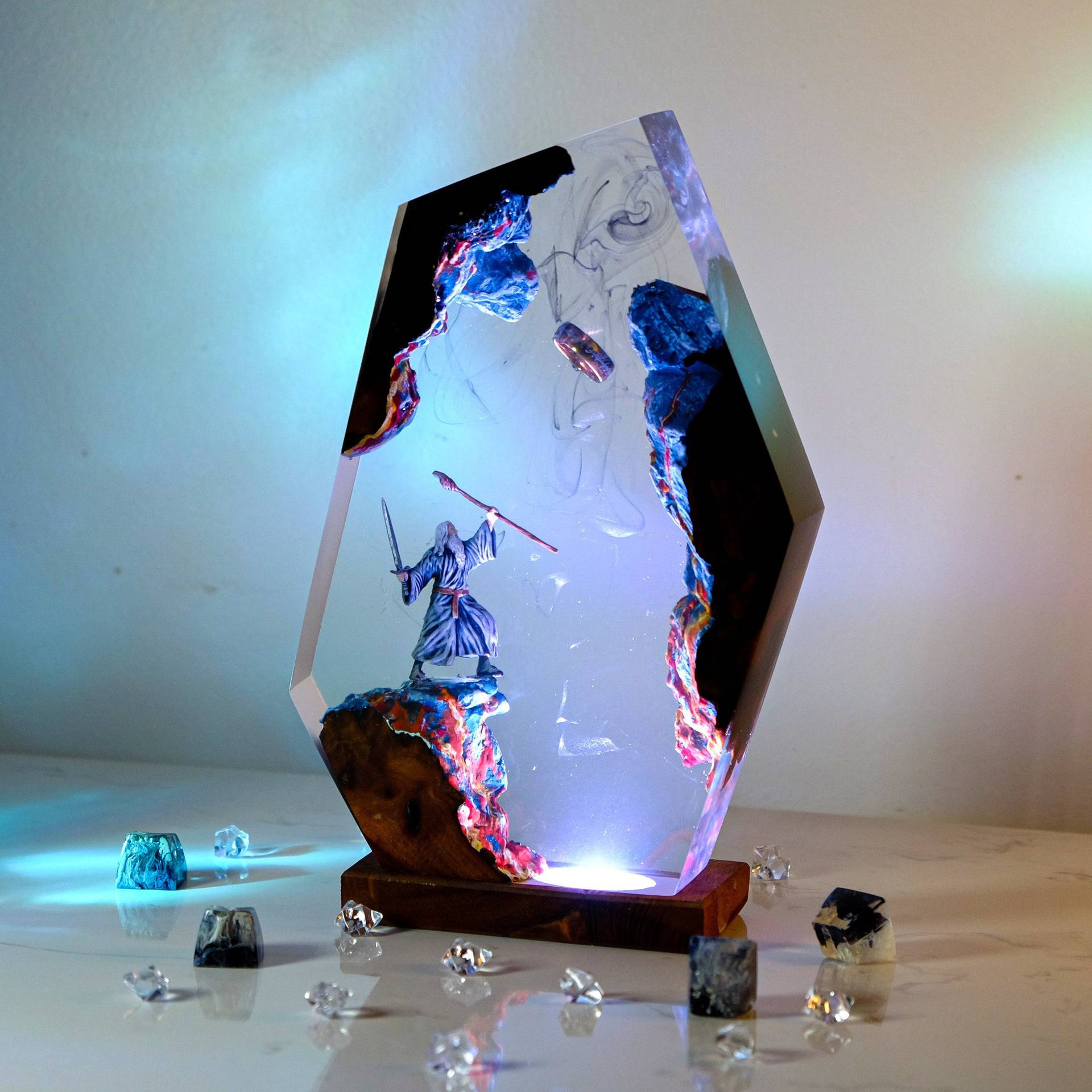 Lámpara de Resina con Figura d - Desk Setup Decor reseña y precio
