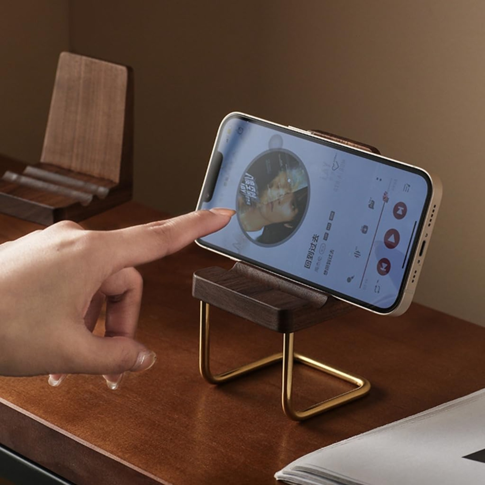 Soporte de Madera para Teléfon - Desk Setup Natural reseña y precio